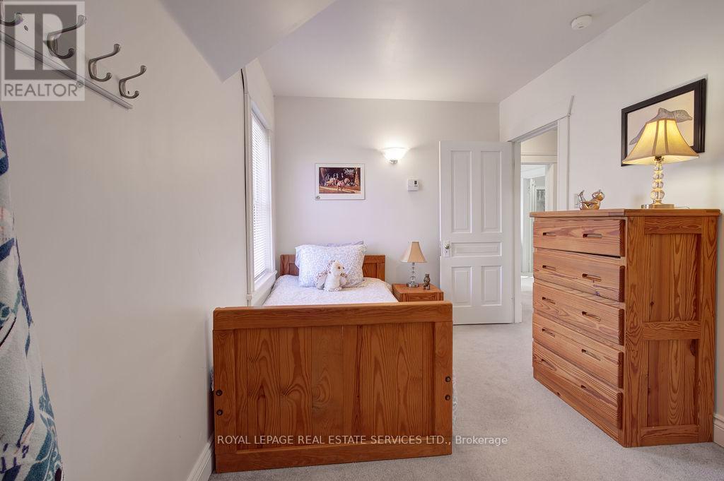 












960 HURON TERRACE

,
Kincardine,




Ontario
N2Z2Y1

