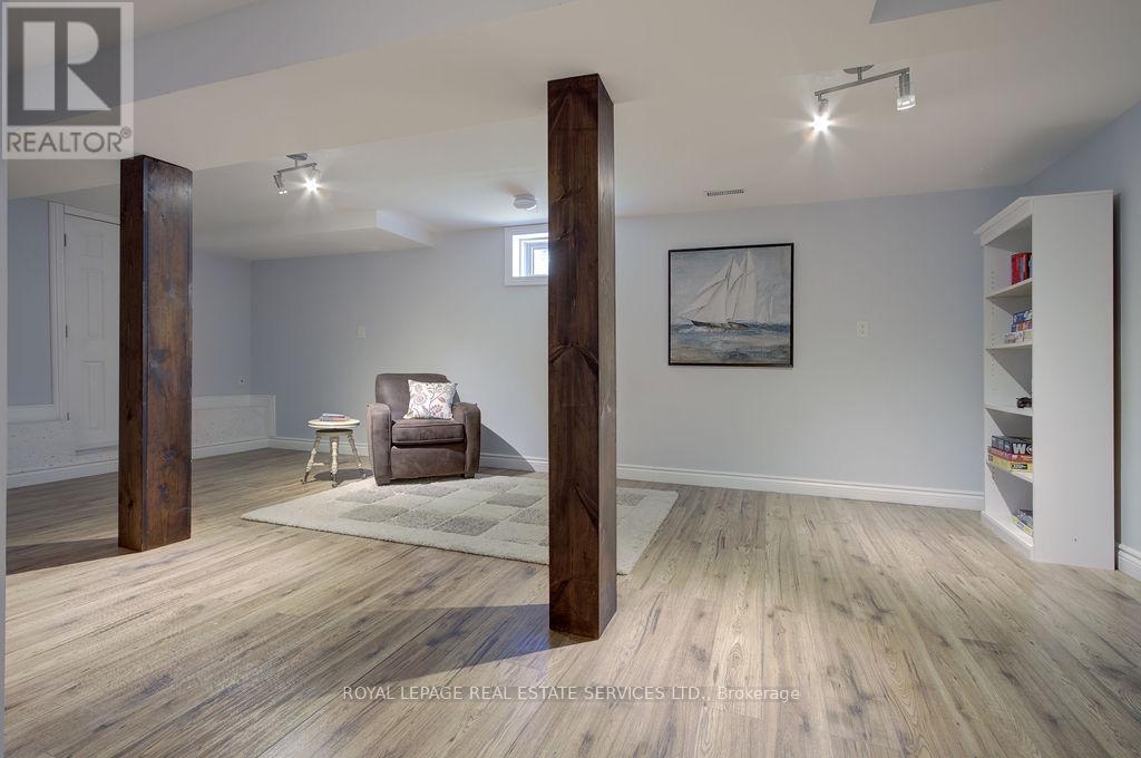 












960 HURON TERRACE

,
Kincardine,




Ontario
N2Z2Y1

