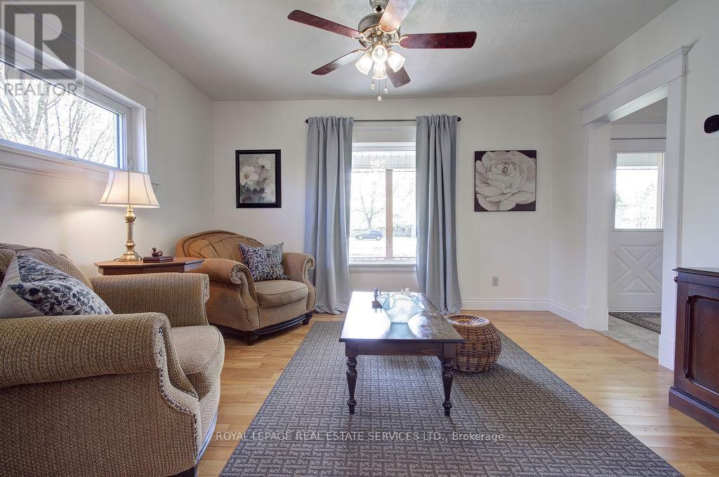 












960 HURON TERRACE

,
Kincardine,




Ontario
N2Z2Y1

