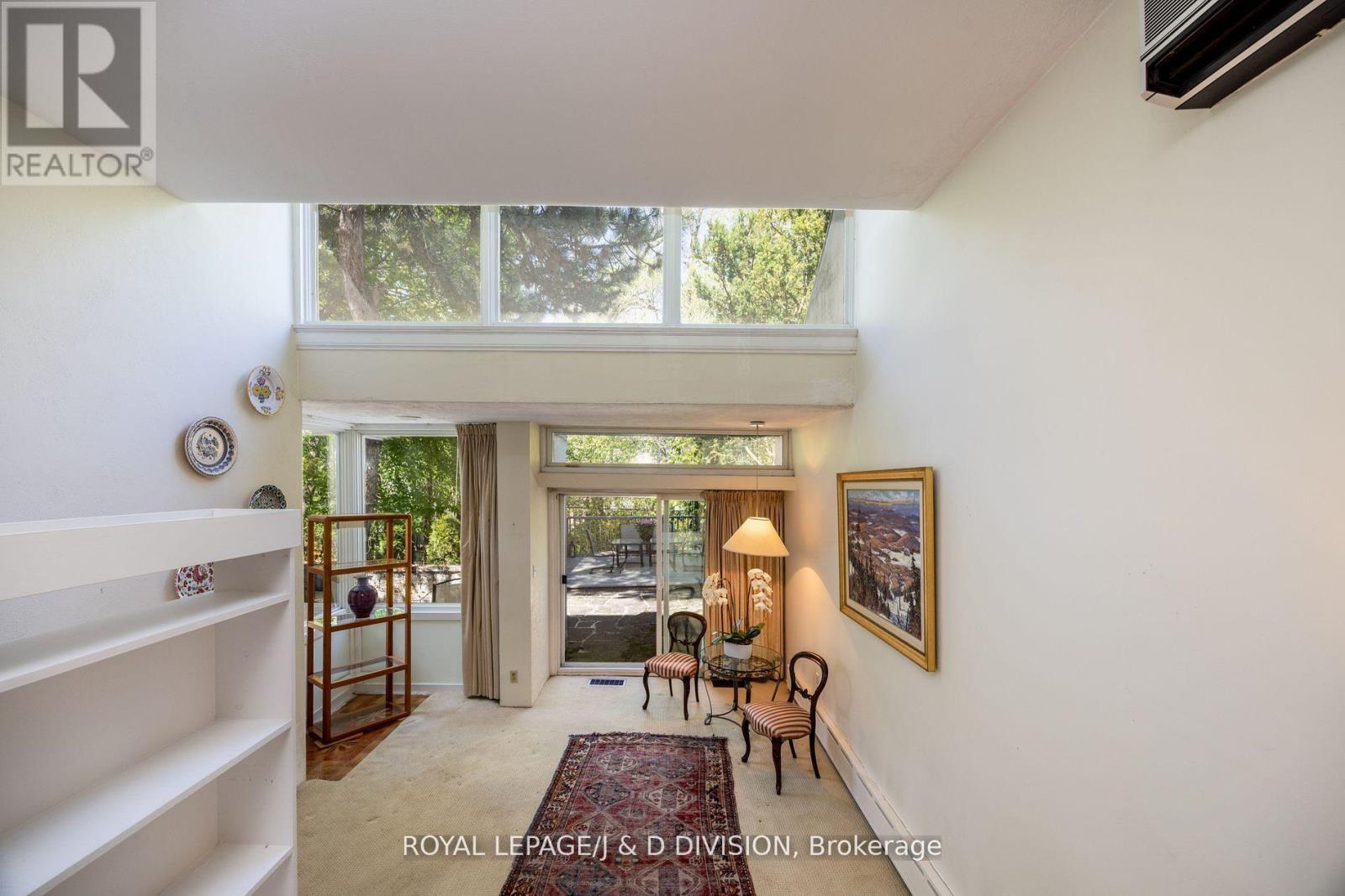 












241 FOREST HILL ROAD

,
Toronto,




Ontario
M5P2N3

