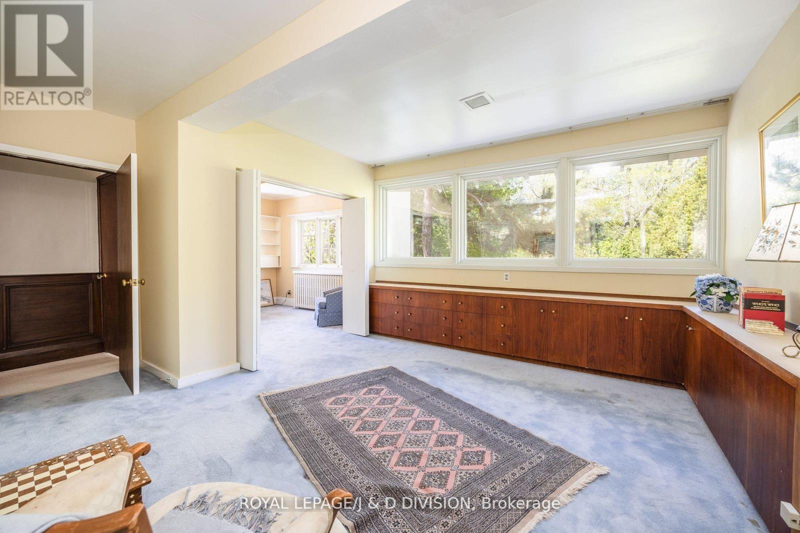 












241 FOREST HILL ROAD

,
Toronto,




Ontario
M5P2N3

