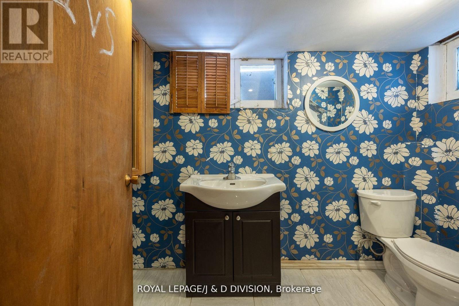 












241 FOREST HILL ROAD

,
Toronto,




Ontario
M5P2N3

