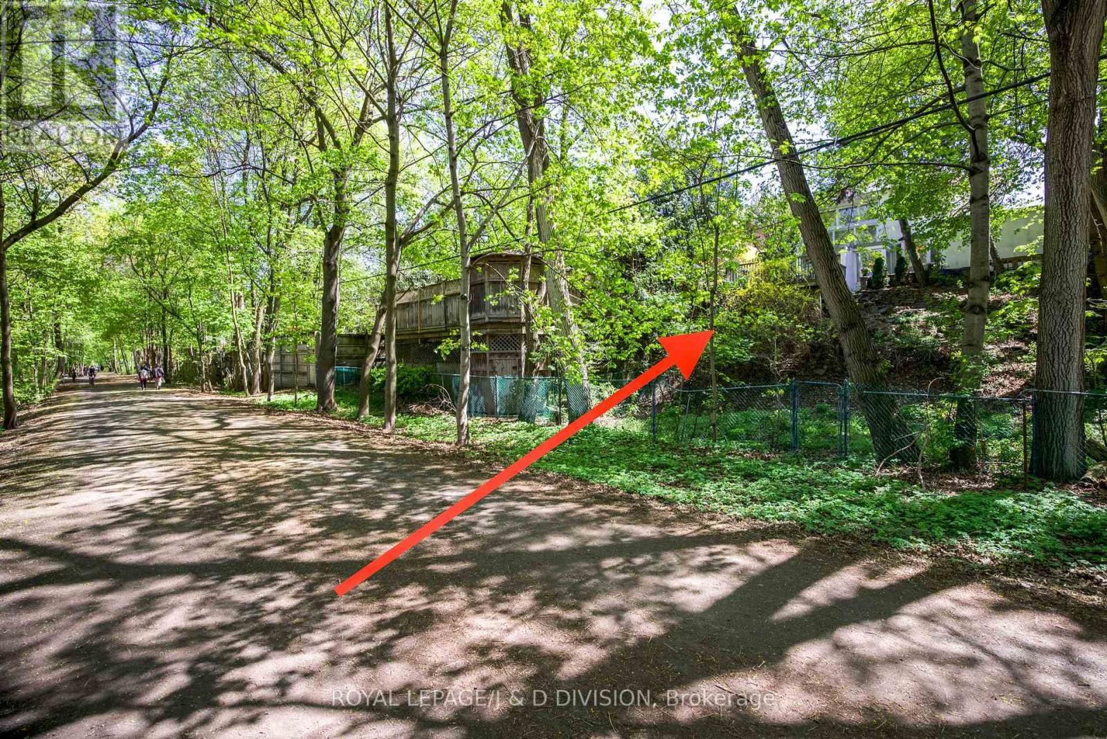 












241 FOREST HILL ROAD

,
Toronto,




Ontario
M5P2N3

