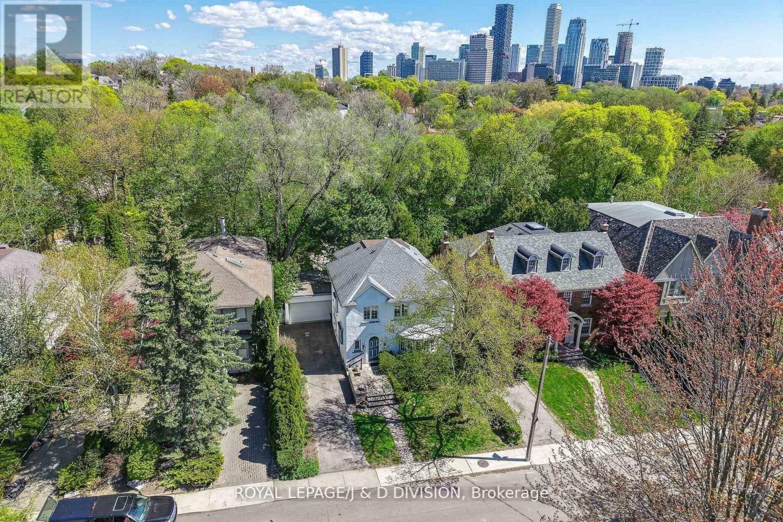 












241 FOREST HILL ROAD

,
Toronto,




Ontario
M5P2N3

