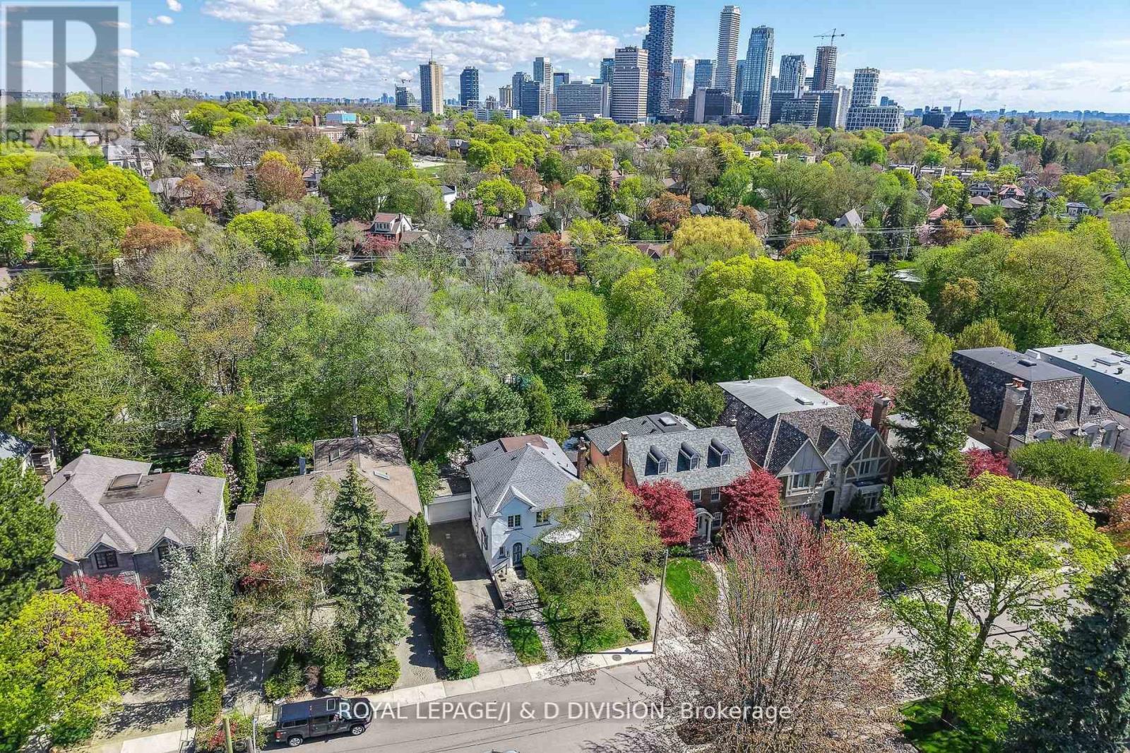 












241 FOREST HILL ROAD

,
Toronto,




Ontario
M5P2N3

