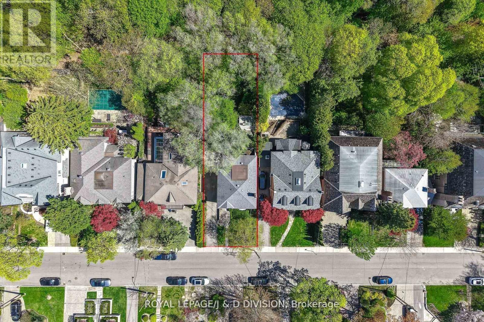 












241 FOREST HILL ROAD

,
Toronto,




Ontario
M5P2N3

