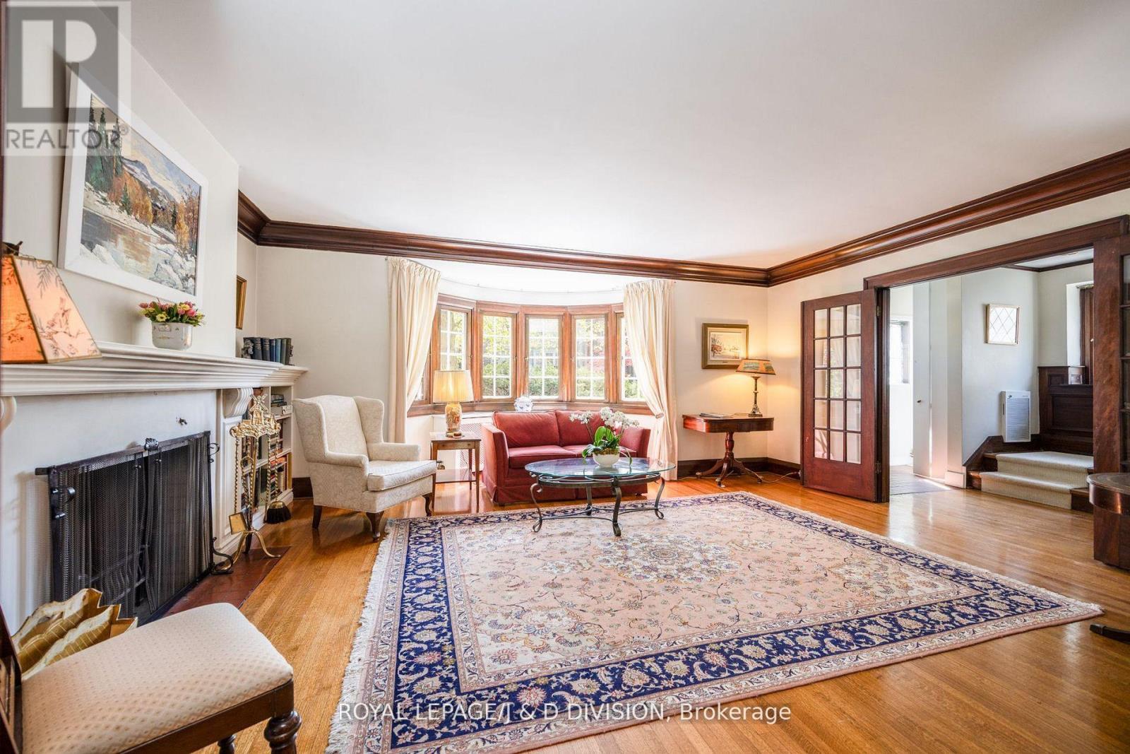 












241 FOREST HILL ROAD

,
Toronto,




Ontario
M5P2N3

