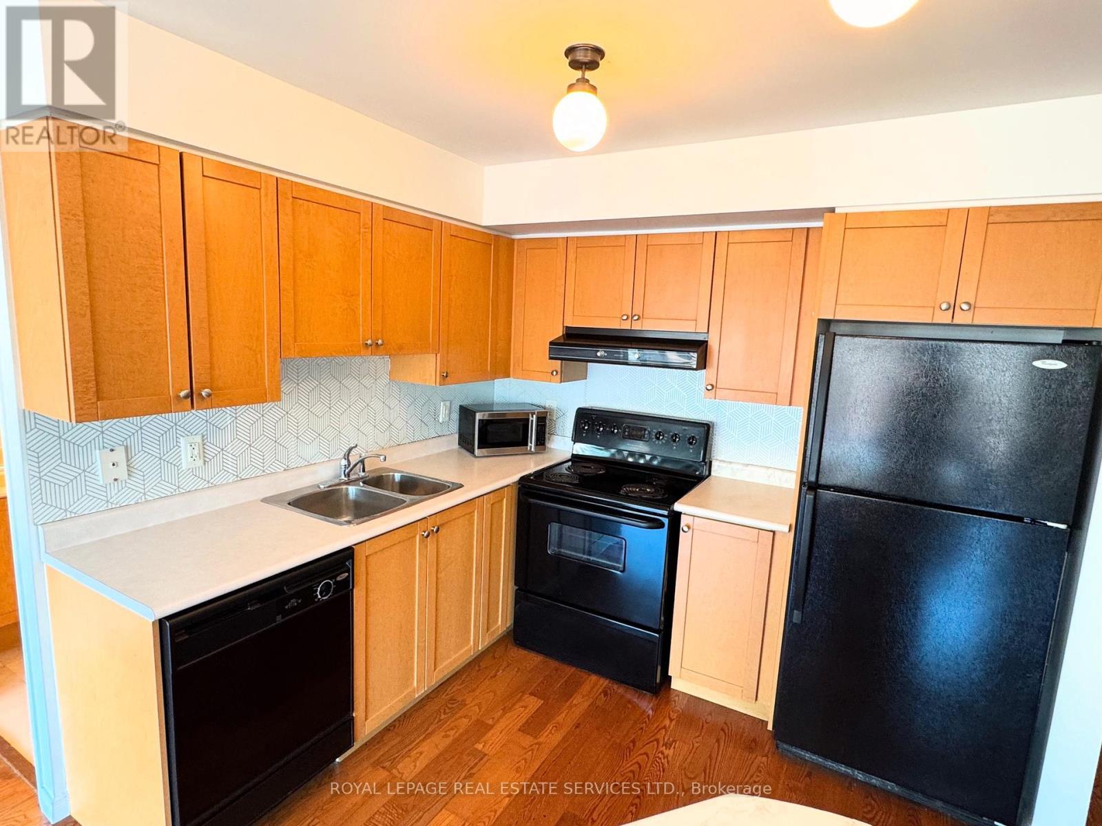 












720 - 230 KING STREET E

,
Toronto,




Ontario
M5A1K1

