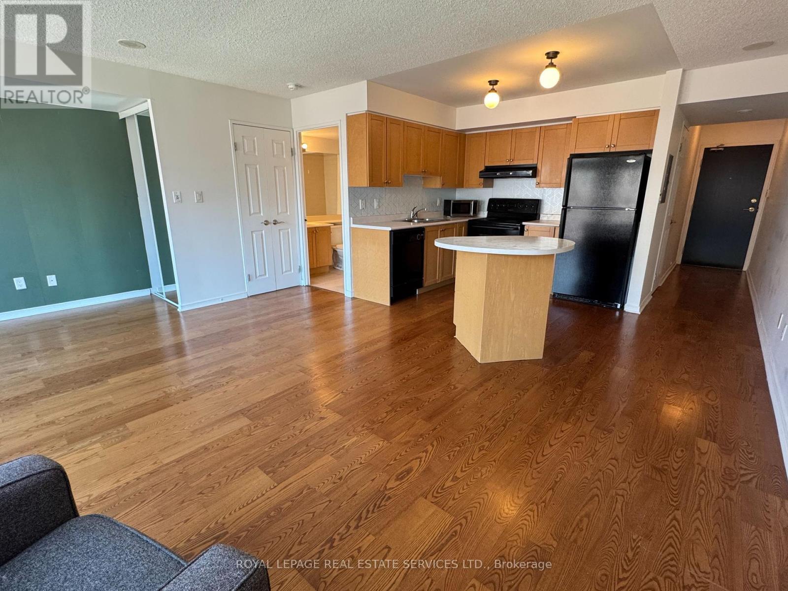 












720 - 230 KING STREET E

,
Toronto,




Ontario
M5A1K1

