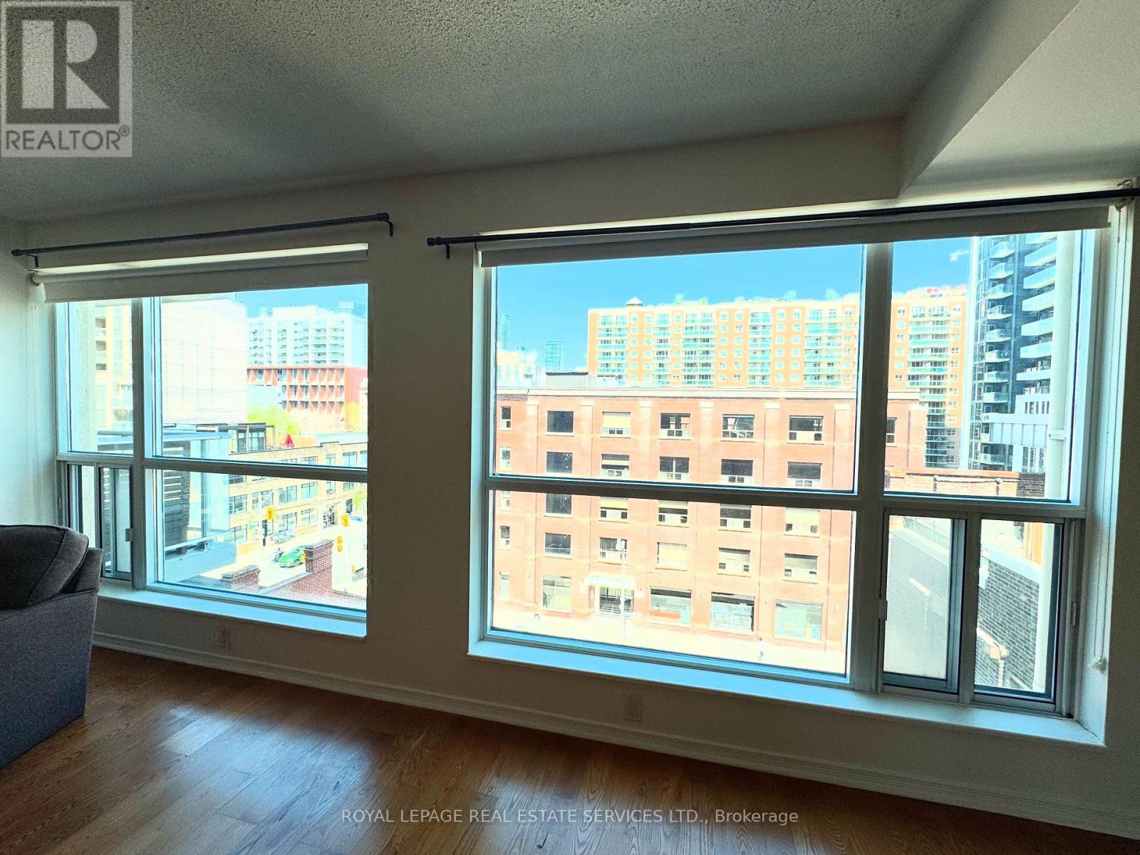 












720 - 230 KING STREET E

,
Toronto,




Ontario
M5A1K1

