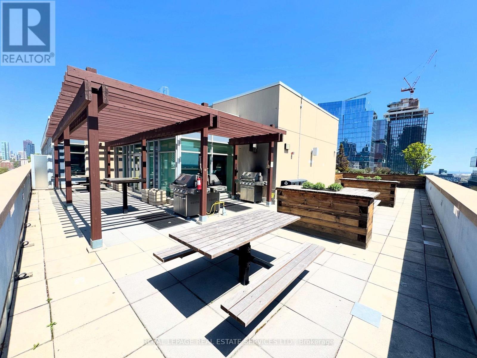 












720 - 230 KING STREET E

,
Toronto,




Ontario
M5A1K1

