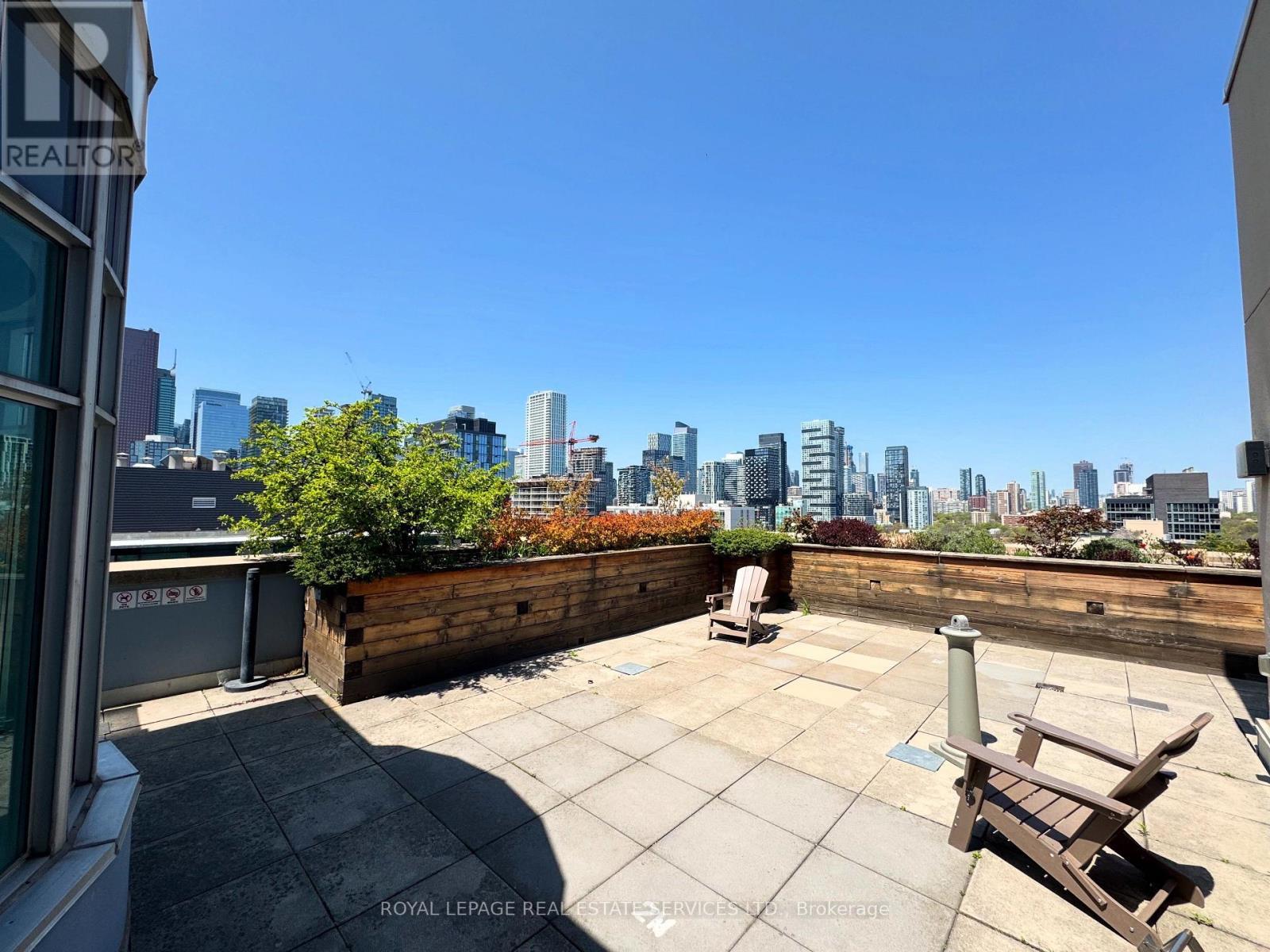 












720 - 230 KING STREET E

,
Toronto,




Ontario
M5A1K1

