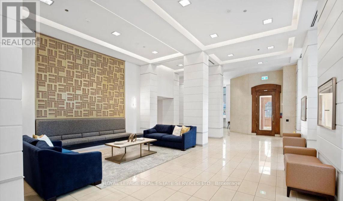 












720 - 230 KING STREET E

,
Toronto,




Ontario
M5A1K1

