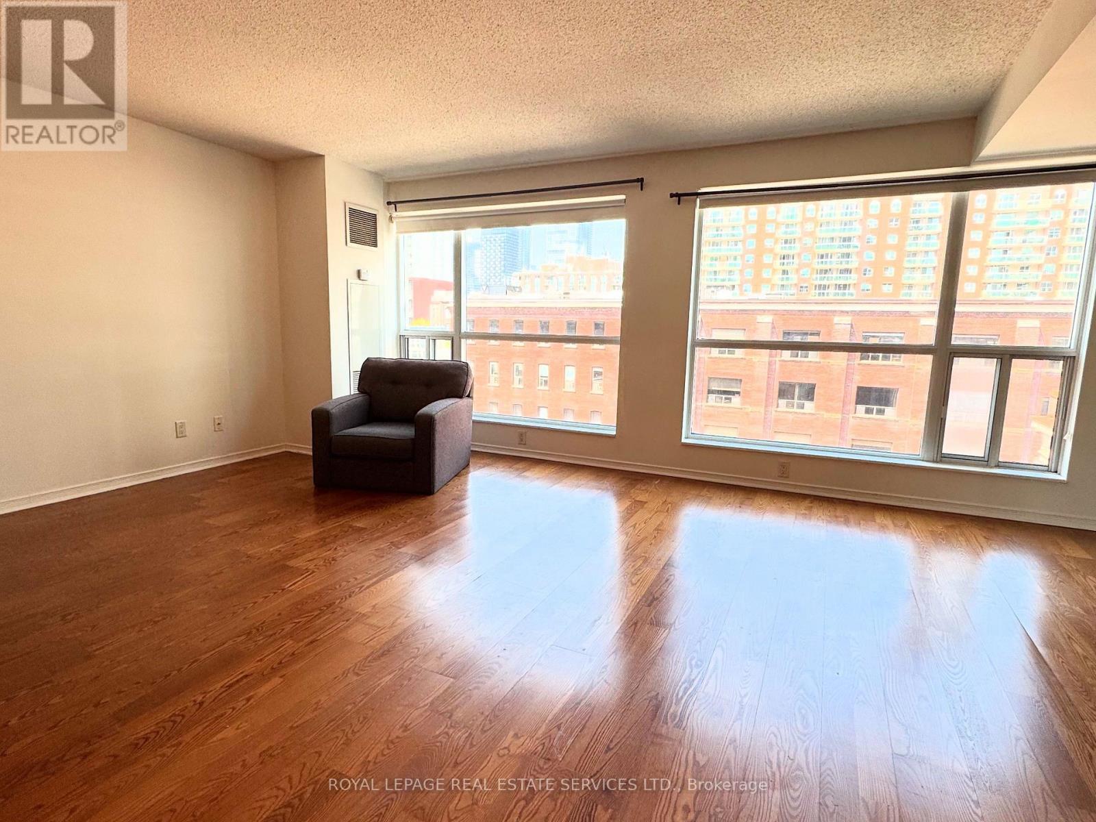 












720 - 230 KING STREET E

,
Toronto,




Ontario
M5A1K1

