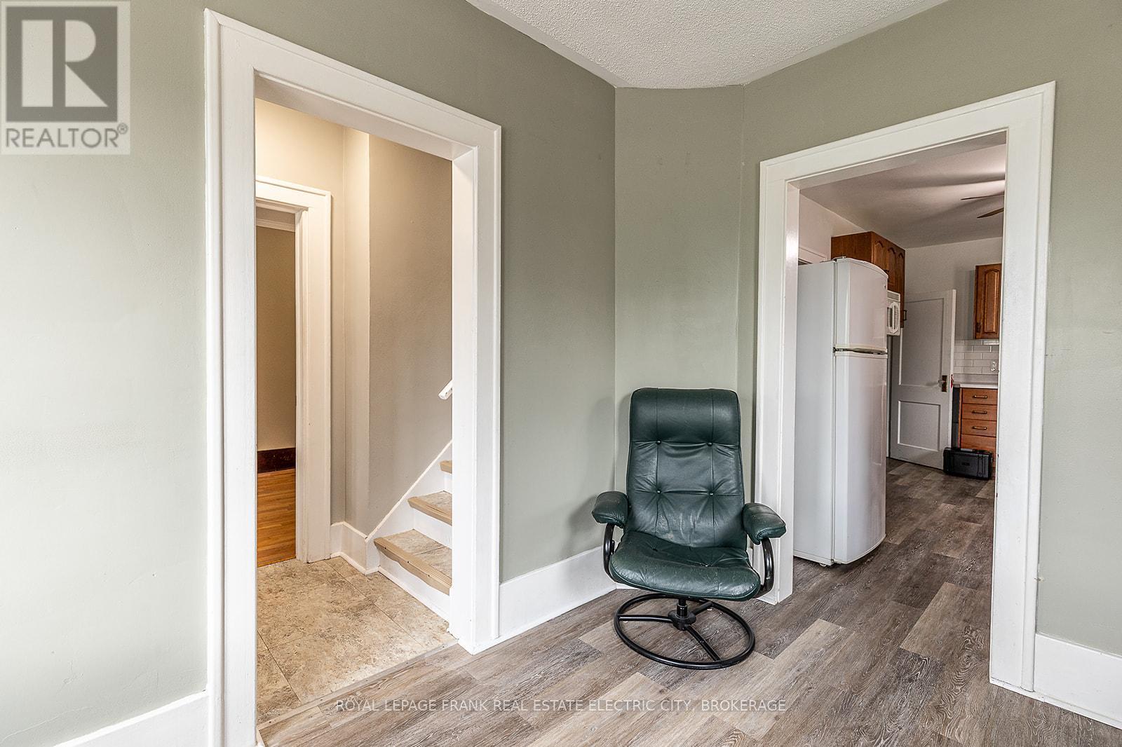 












160 PARKHILL ROAD E

,
Peterborough East (North),




Ontario
K9H1R1

