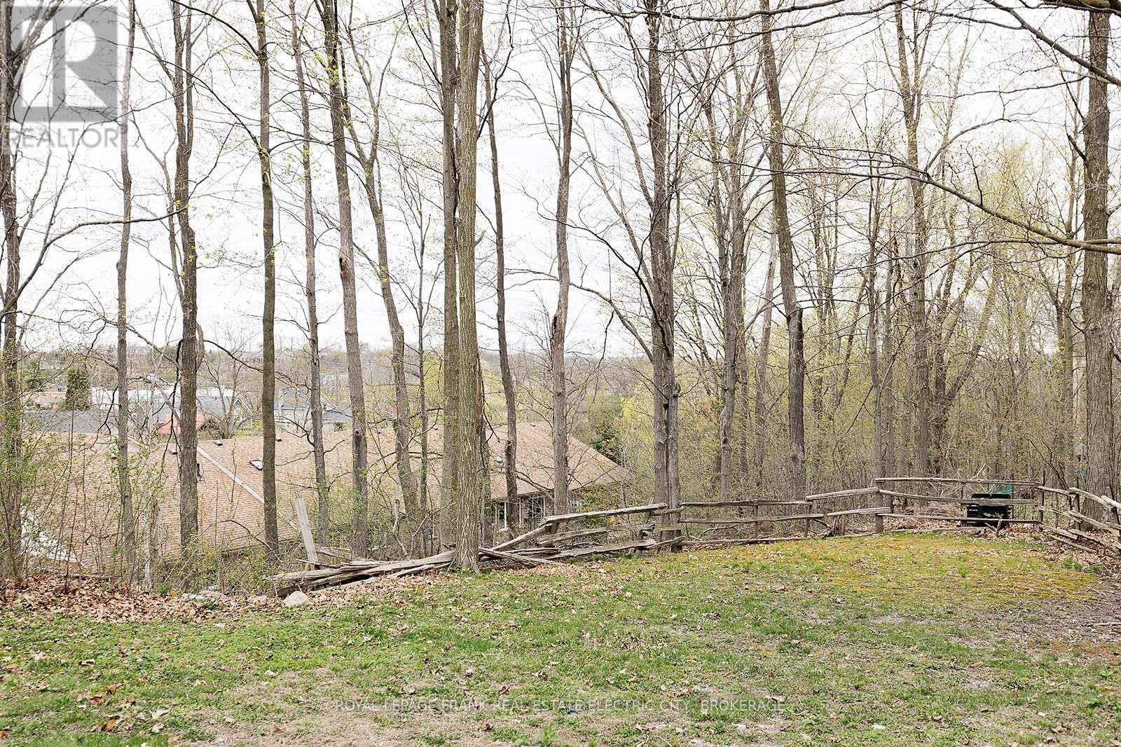 












160 PARKHILL ROAD E

,
Peterborough East (North),




Ontario
K9H1R1

