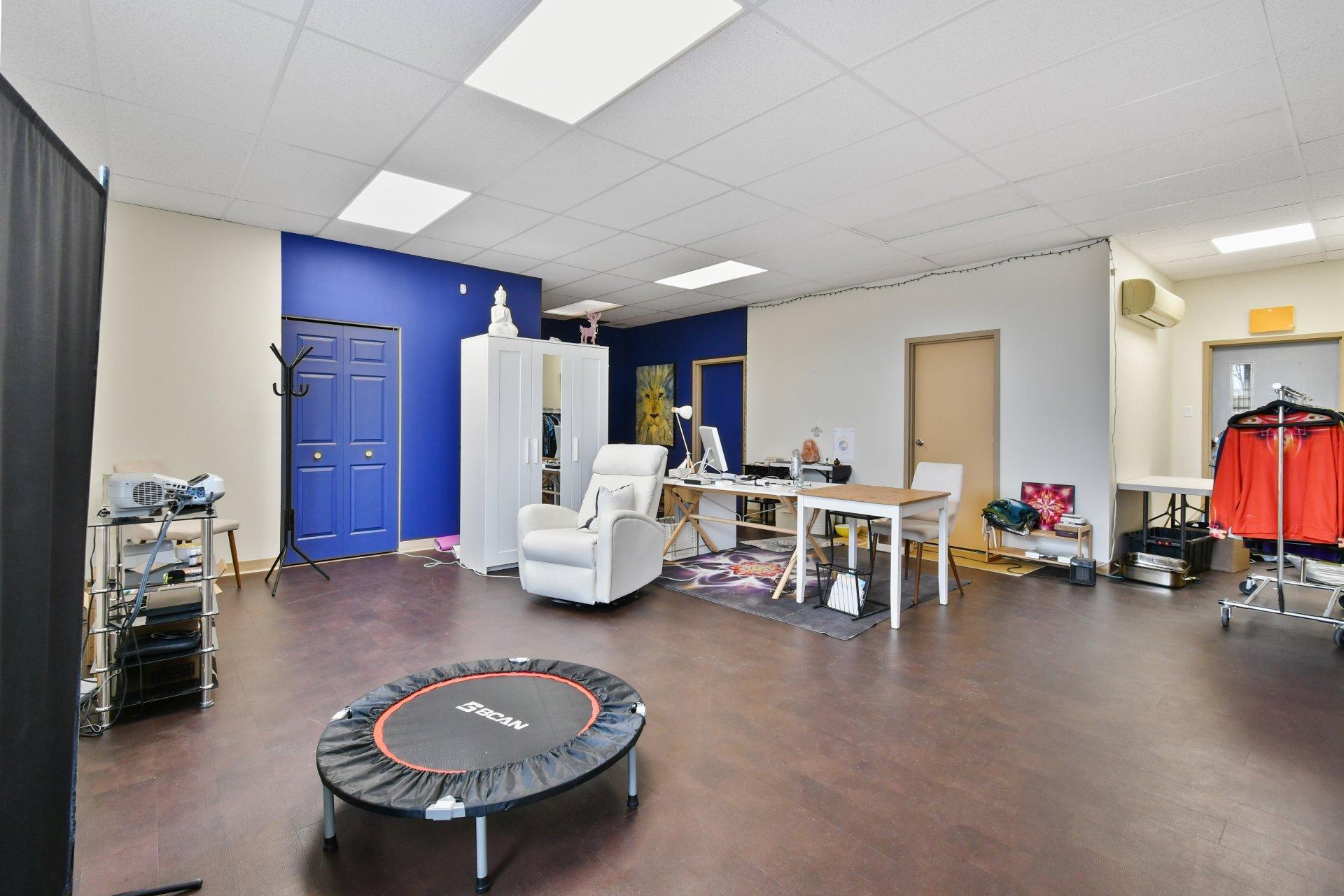 









1360


Rue Louis-Marchand

,
Beloeil,




QC
J3G6S3

