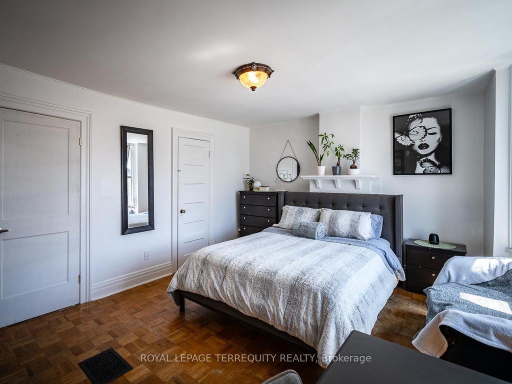 









10


Burnfield

Avenue,
Toronto,




ON
M6G 1Y5

