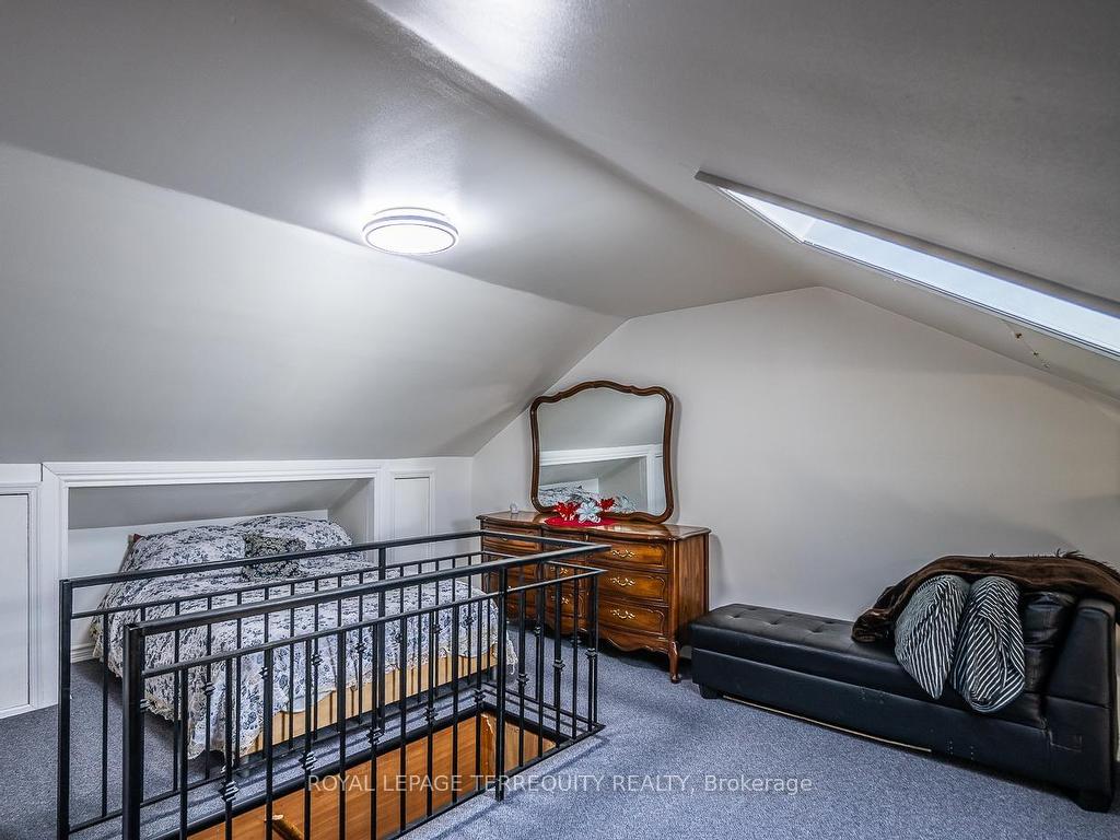 









10


Burnfield

Avenue,
Toronto,




ON
M6G 1Y5

