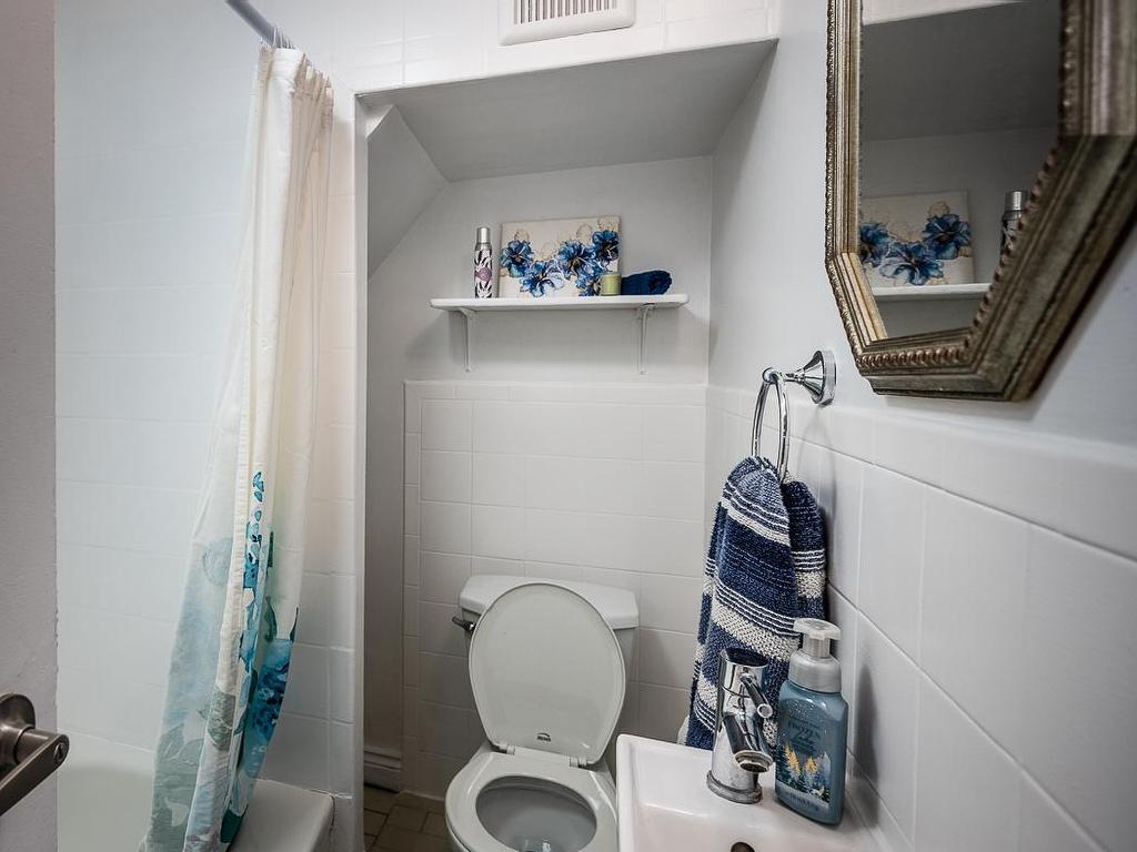 









10


Burnfield

Avenue,
Toronto,




ON
M6G 1Y5

