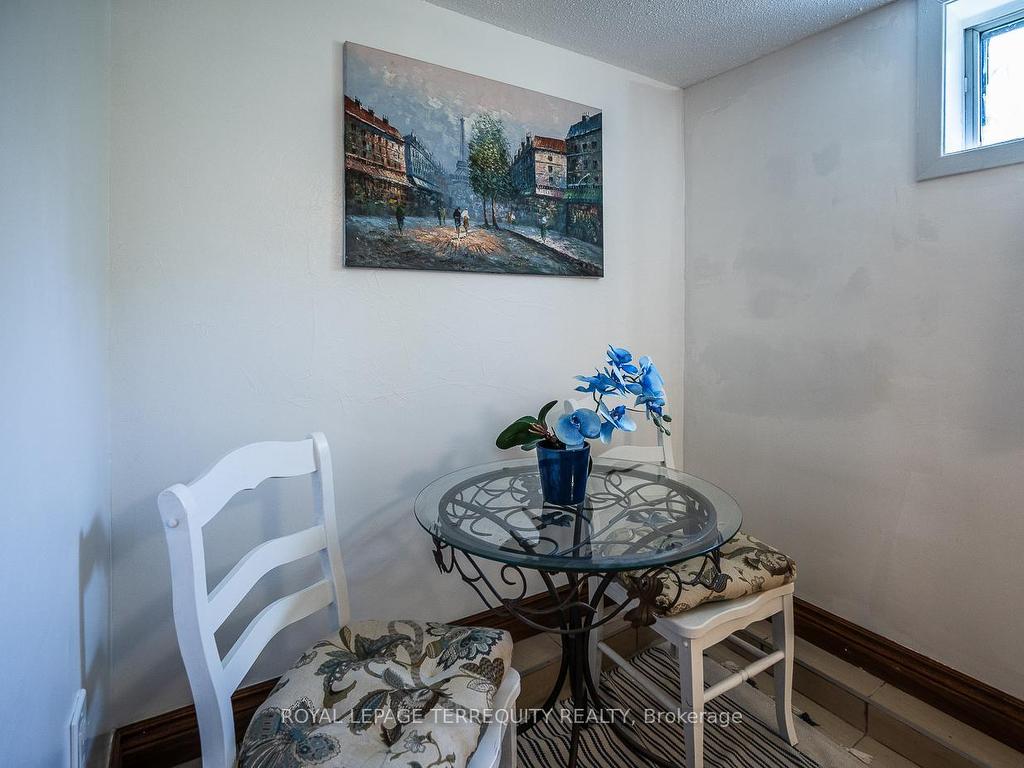 









10


Burnfield

Avenue,
Toronto,




ON
M6G 1Y5

