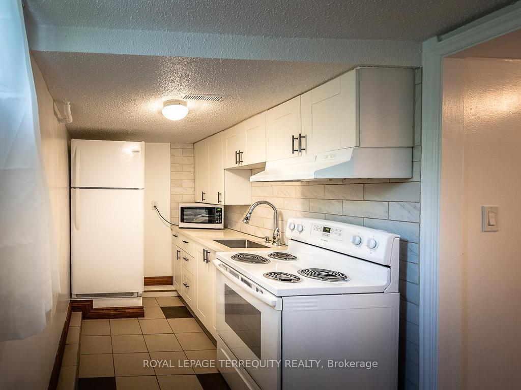 









10


Burnfield

Avenue,
Toronto,




ON
M6G 1Y5

