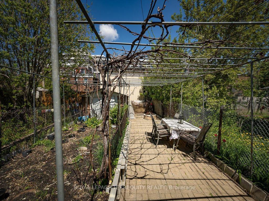 









10


Burnfield

Avenue,
Toronto,




ON
M6G 1Y5

