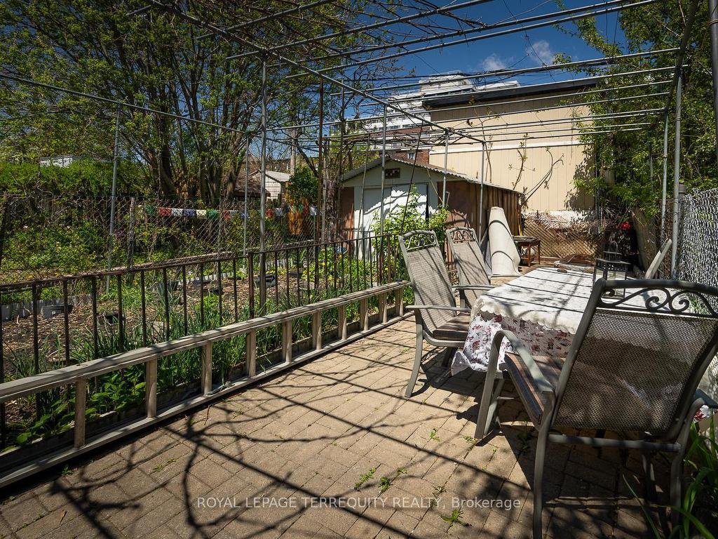 









10


Burnfield

Avenue,
Toronto,




ON
M6G 1Y5

