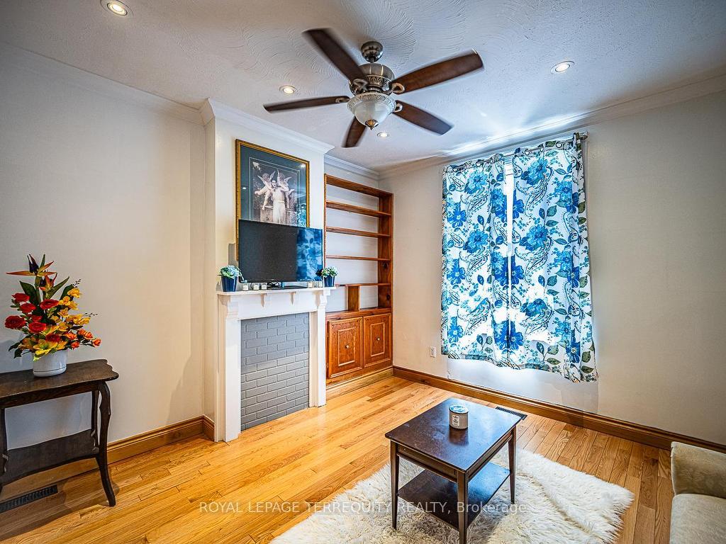 









10


Burnfield

Avenue,
Toronto,




ON
M6G 1Y5

