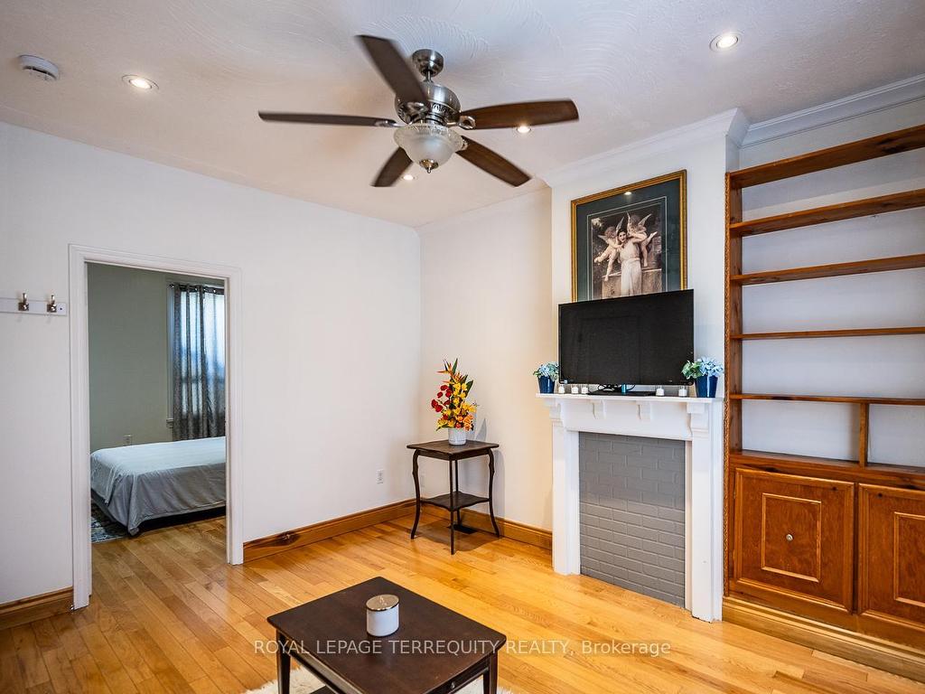 









10


Burnfield

Avenue,
Toronto,




ON
M6G 1Y5

