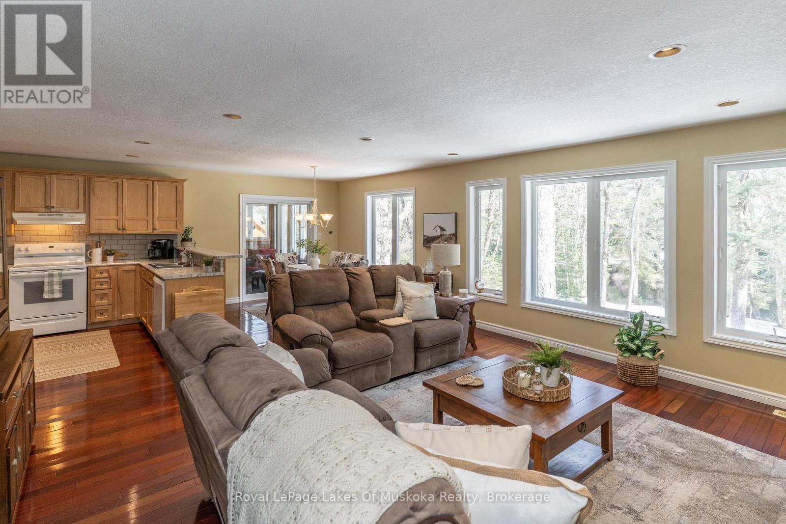 












171 RIVER VALLEY DRIVE

,
Huntsville (Stephenson),




Ontario
P0B1L0


