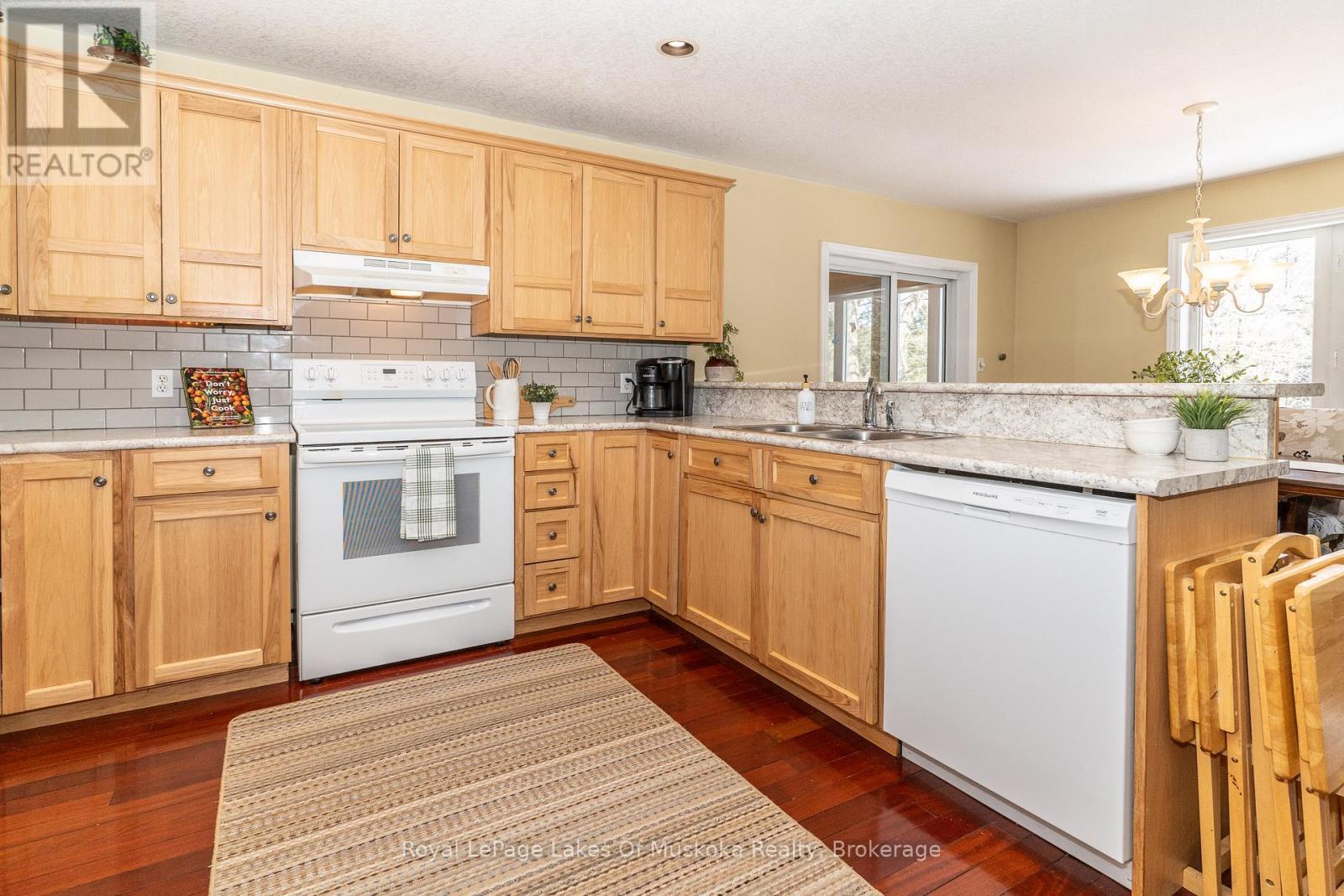 












171 RIVER VALLEY DRIVE

,
Huntsville (Stephenson),




Ontario
P0B1L0

