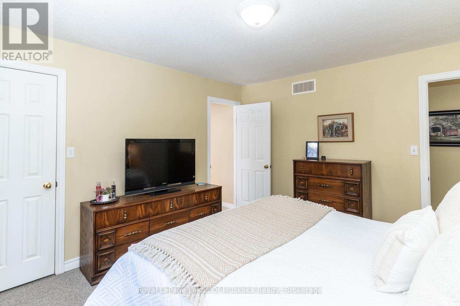 












171 RIVER VALLEY DRIVE

,
Huntsville (Stephenson),




Ontario
P0B1L0


