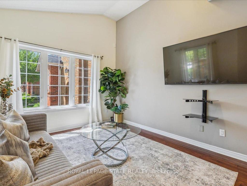 









100


Beddoe

Drive, 16,
Hamilton,




ON
L8P 4Z2

