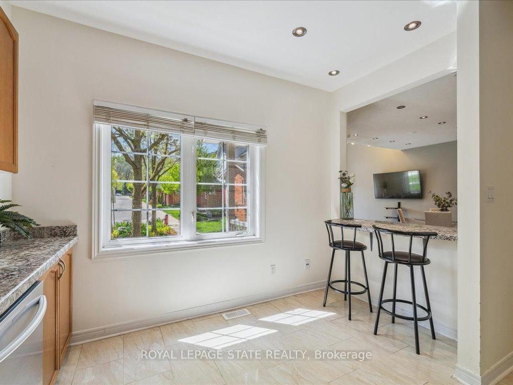 









100


Beddoe

Drive, 16,
Hamilton,




ON
L8P 4Z2

