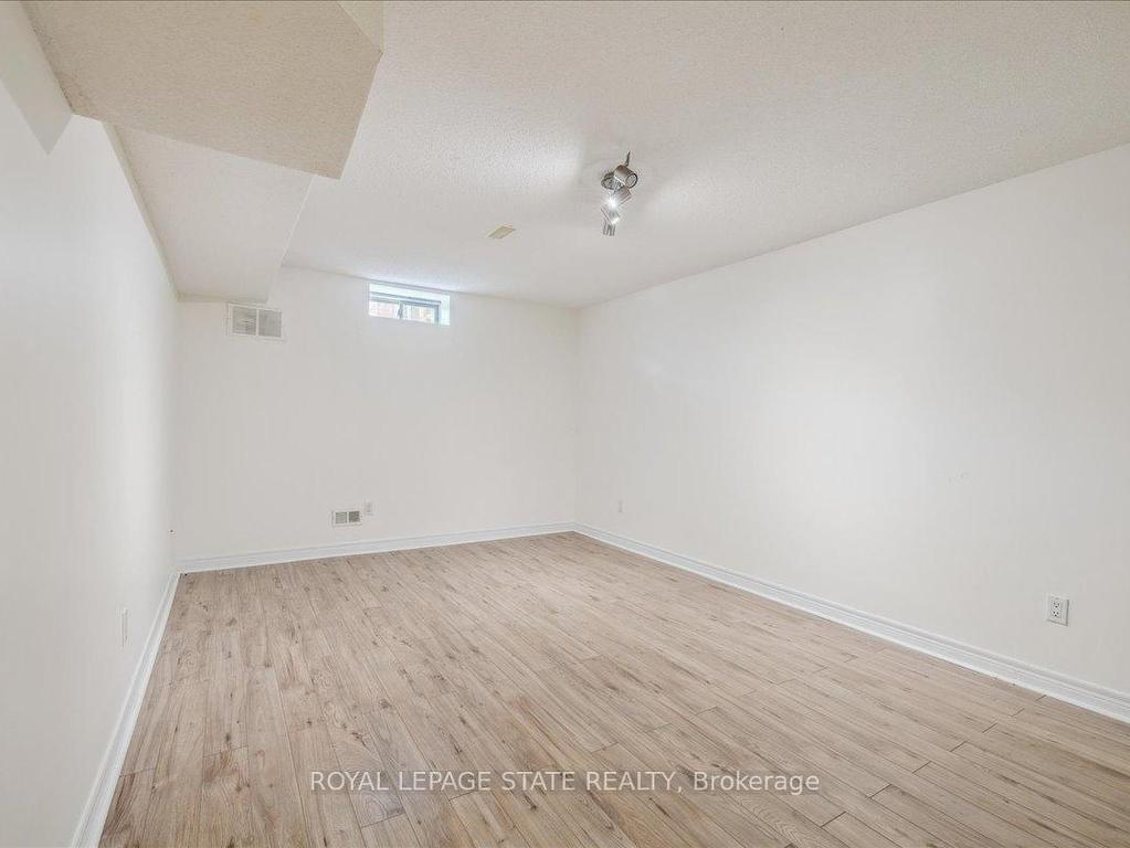 









100


Beddoe

Drive, 16,
Hamilton,




ON
L8P 4Z2

