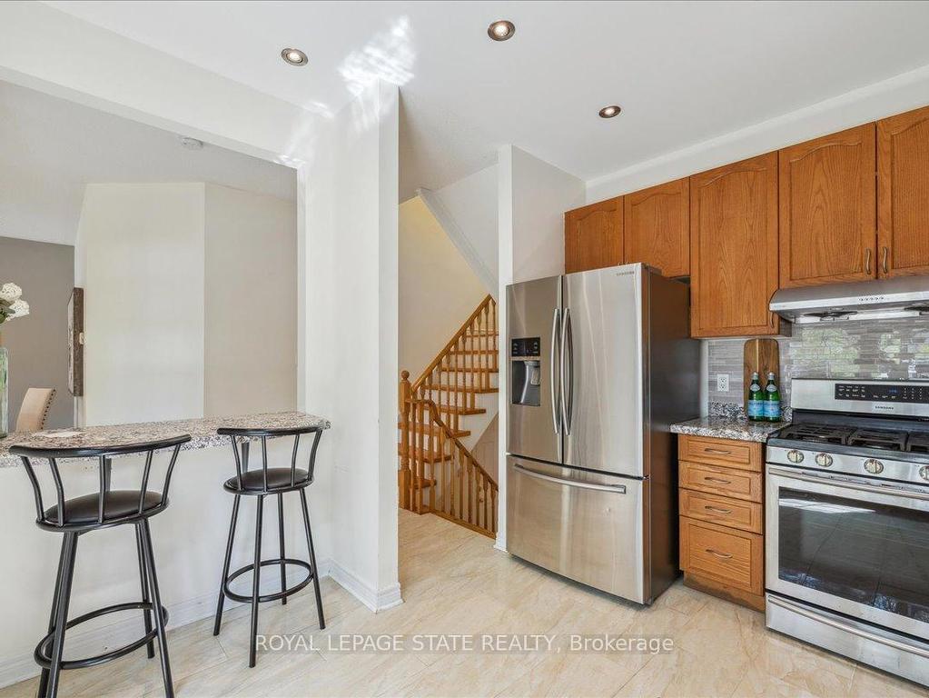 









100


Beddoe

Drive, 16,
Hamilton,




ON
L8P 4Z2

