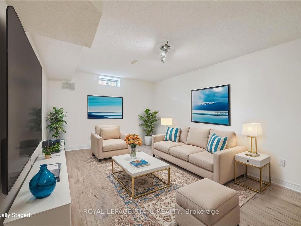 









100


Beddoe

Drive, 16,
Hamilton,




ON
L8P 4Z2


