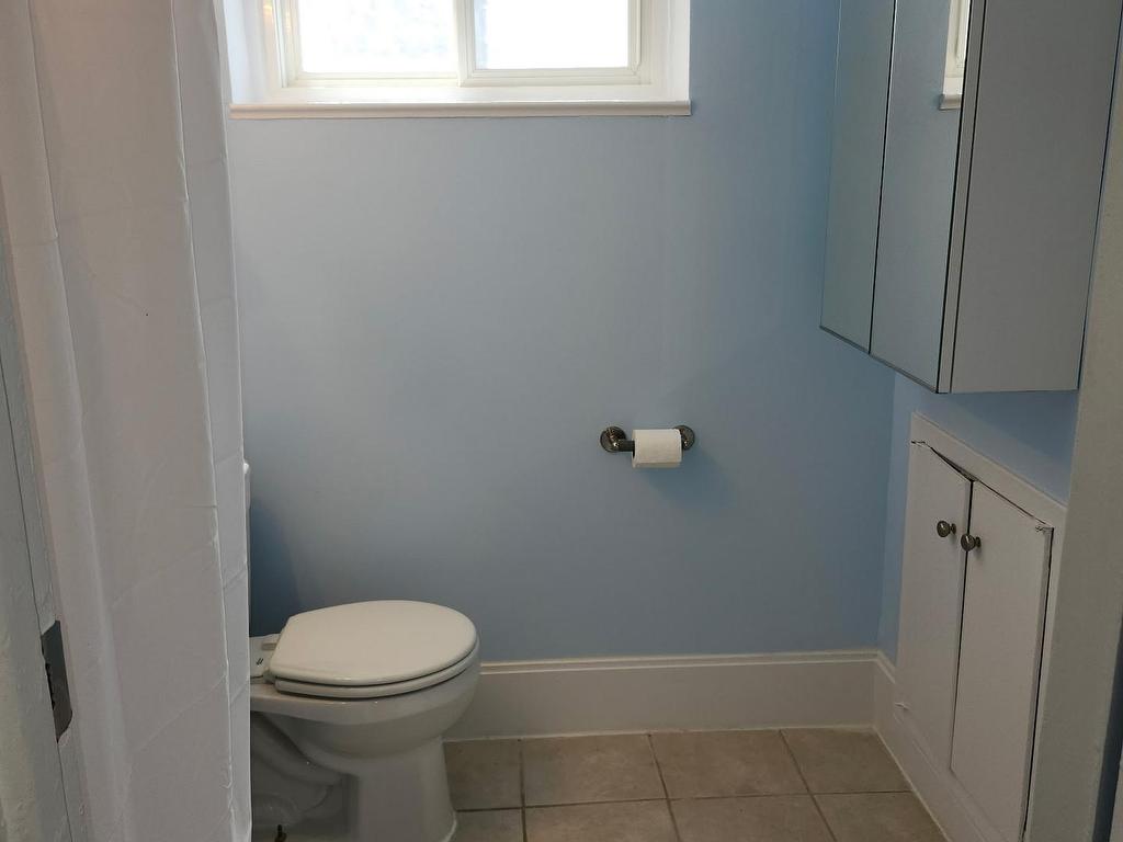 









33


Sharpe

Street, Lower,
Toronto,




ON
M1N 3T7

