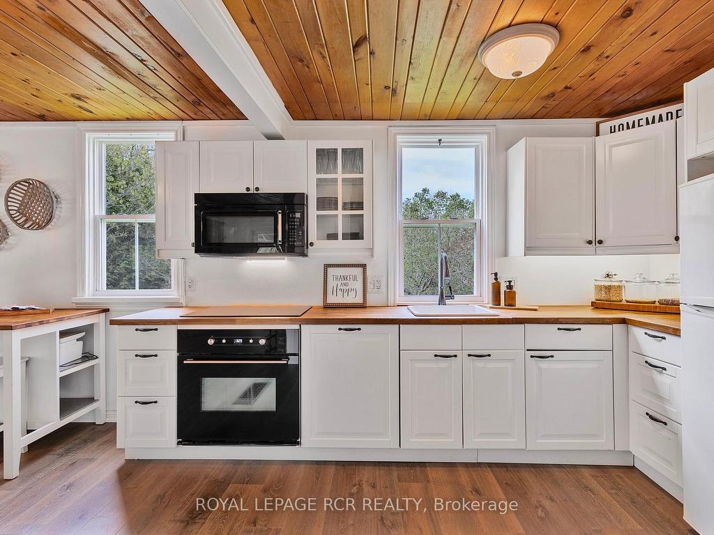 









17329


Shaws Creek

Road,
Caledon,




ON
L7K 0E8

