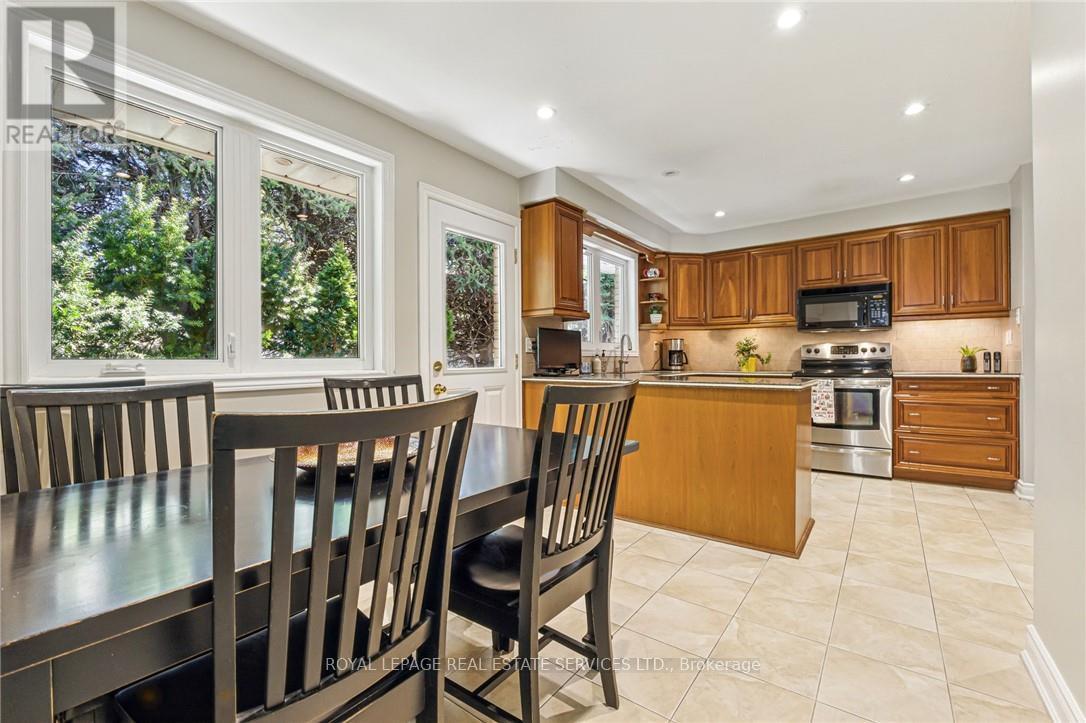 












296 GLEN AFTON DRIVE

,
Burlington,




Ontario
L7L1H1

