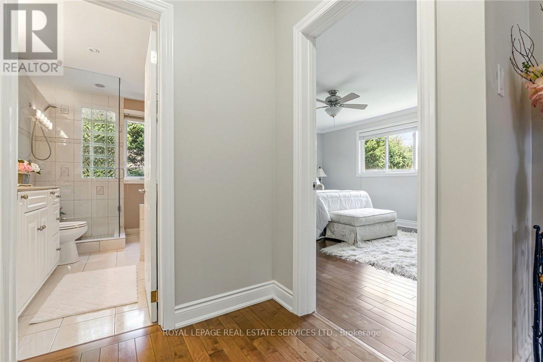 












296 GLEN AFTON DRIVE

,
Burlington,




Ontario
L7L1H1

