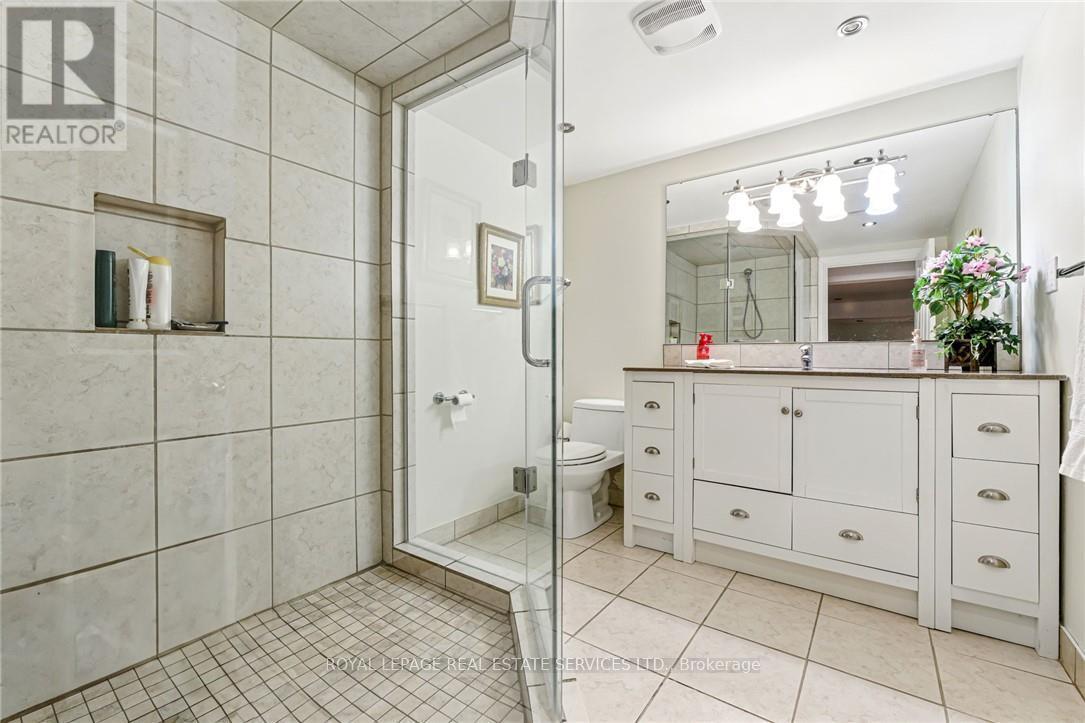 












296 GLEN AFTON DRIVE

,
Burlington,




Ontario
L7L1H1

