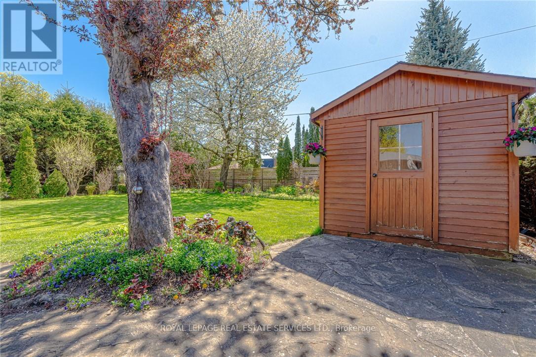 












296 GLEN AFTON DRIVE

,
Burlington,




Ontario
L7L1H1

