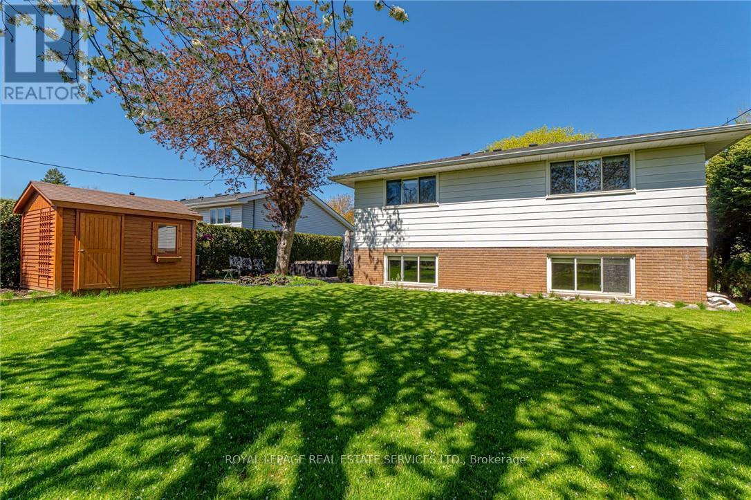 












296 GLEN AFTON DRIVE

,
Burlington,




Ontario
L7L1H1

