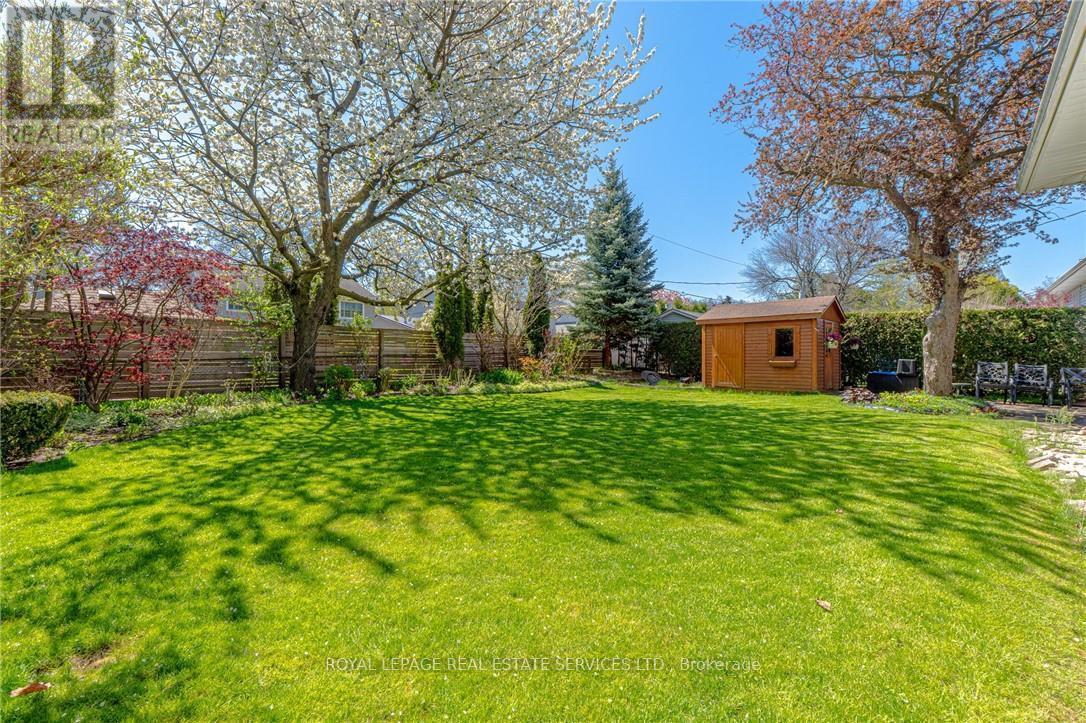 












296 GLEN AFTON DRIVE

,
Burlington,




Ontario
L7L1H1

