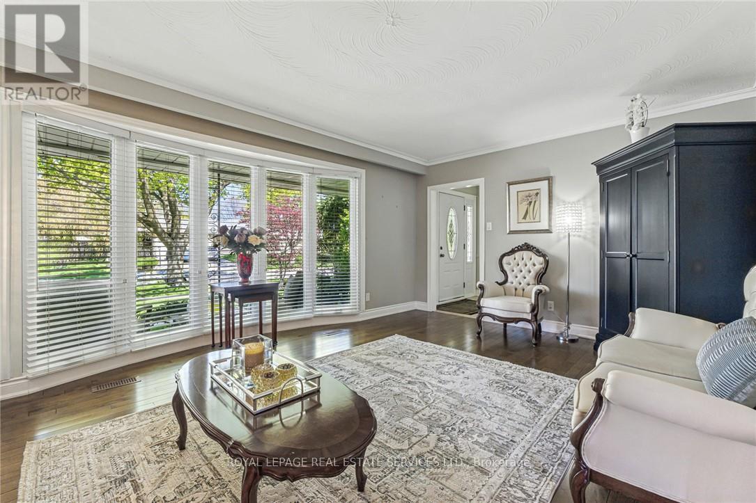 












296 GLEN AFTON DRIVE

,
Burlington,




Ontario
L7L1H1

