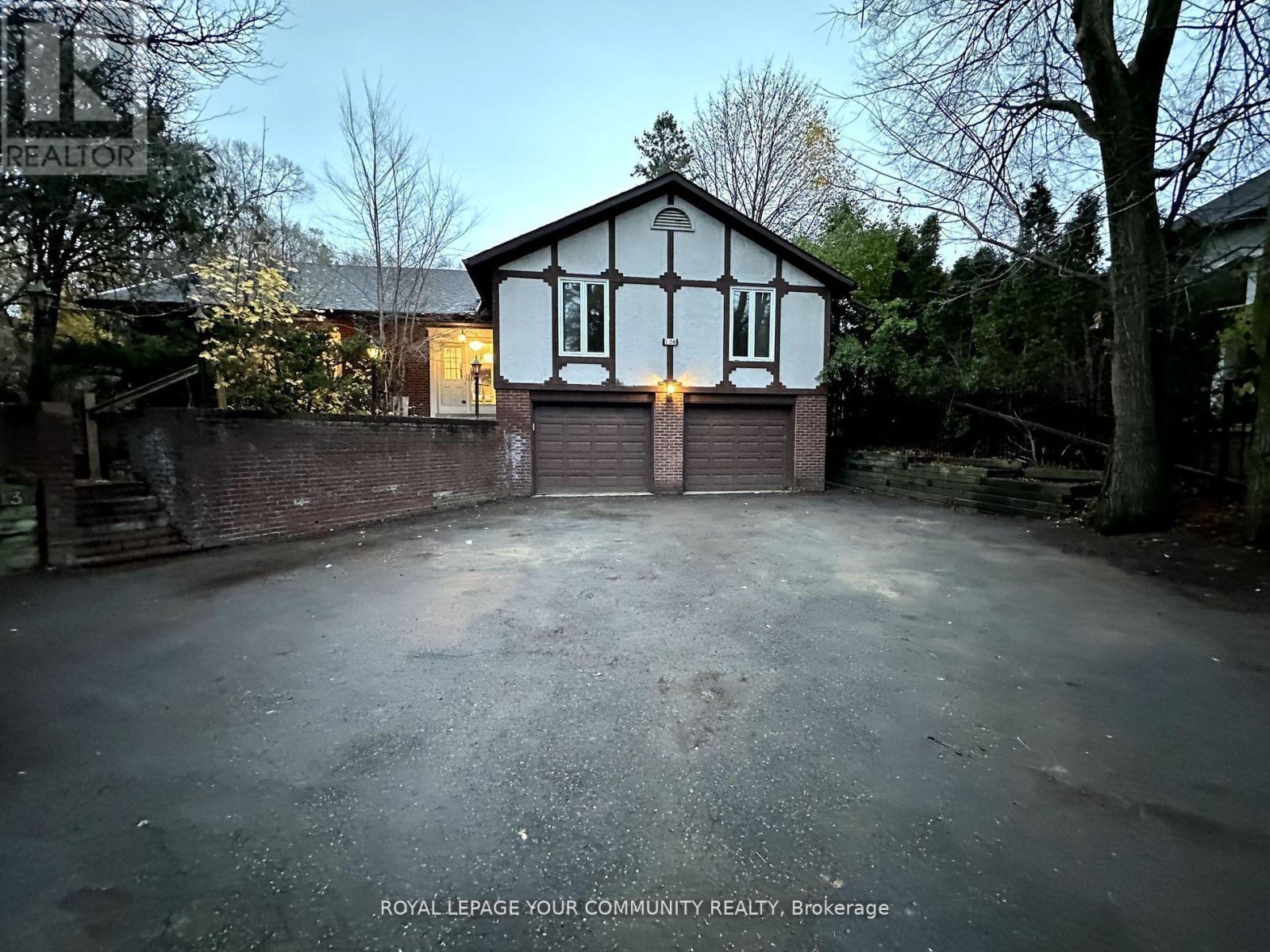 












136 ARNOLD CRESCENT

,
Richmond Hill,




Ontario
L4C3R8

