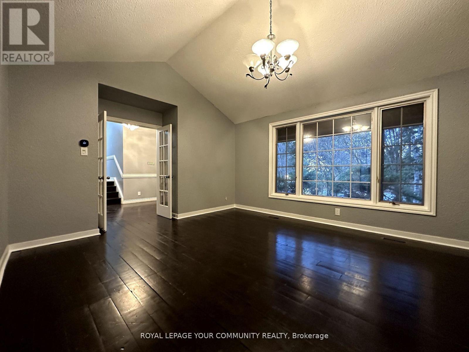 












136 ARNOLD CRESCENT

,
Richmond Hill,




Ontario
L4C3R8

