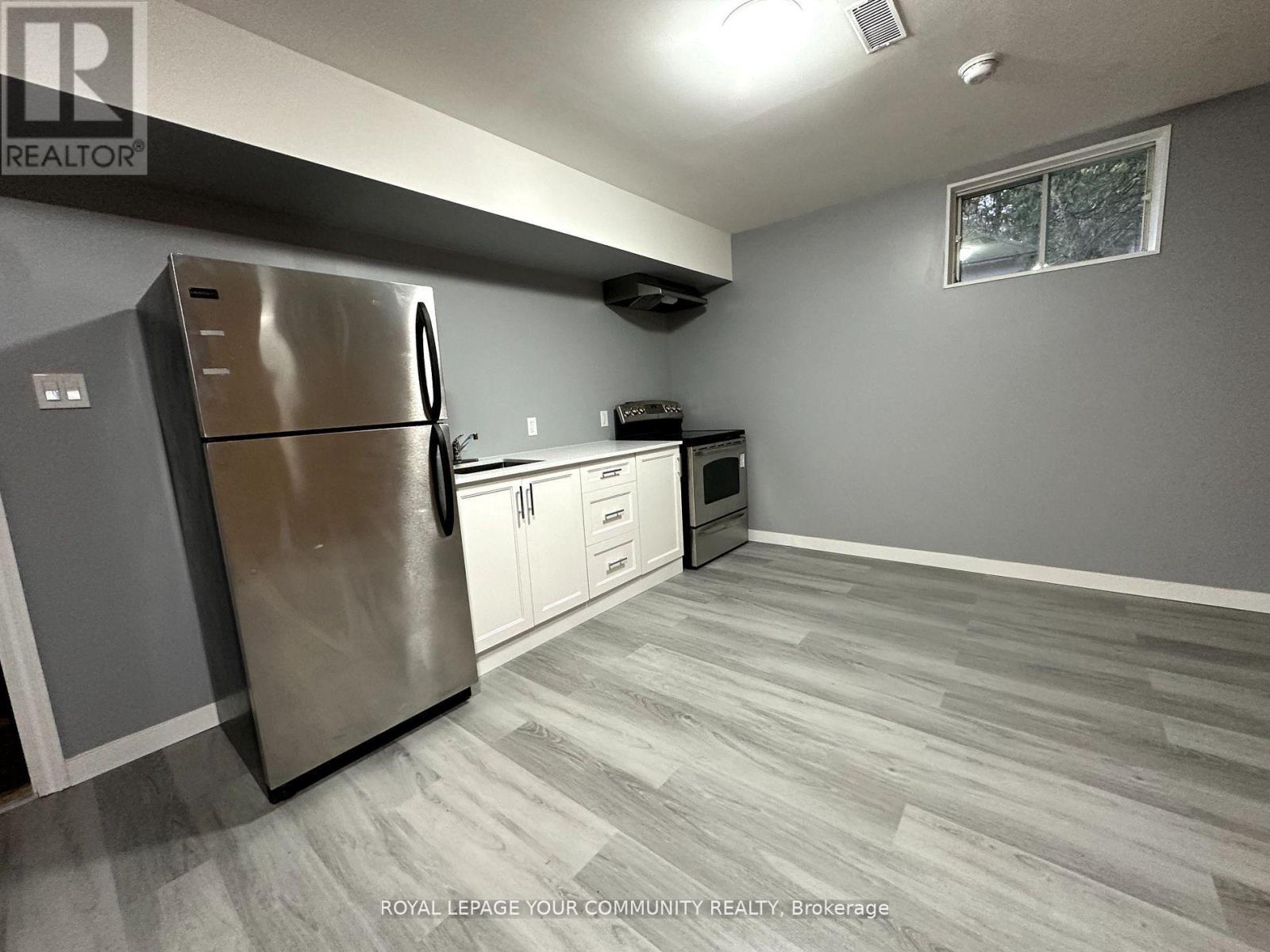 












136 ARNOLD CRESCENT

,
Richmond Hill,




Ontario
L4C3R8

